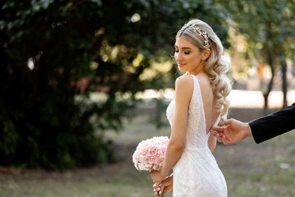 beautiful bride portrait, the bride on her wedding day
