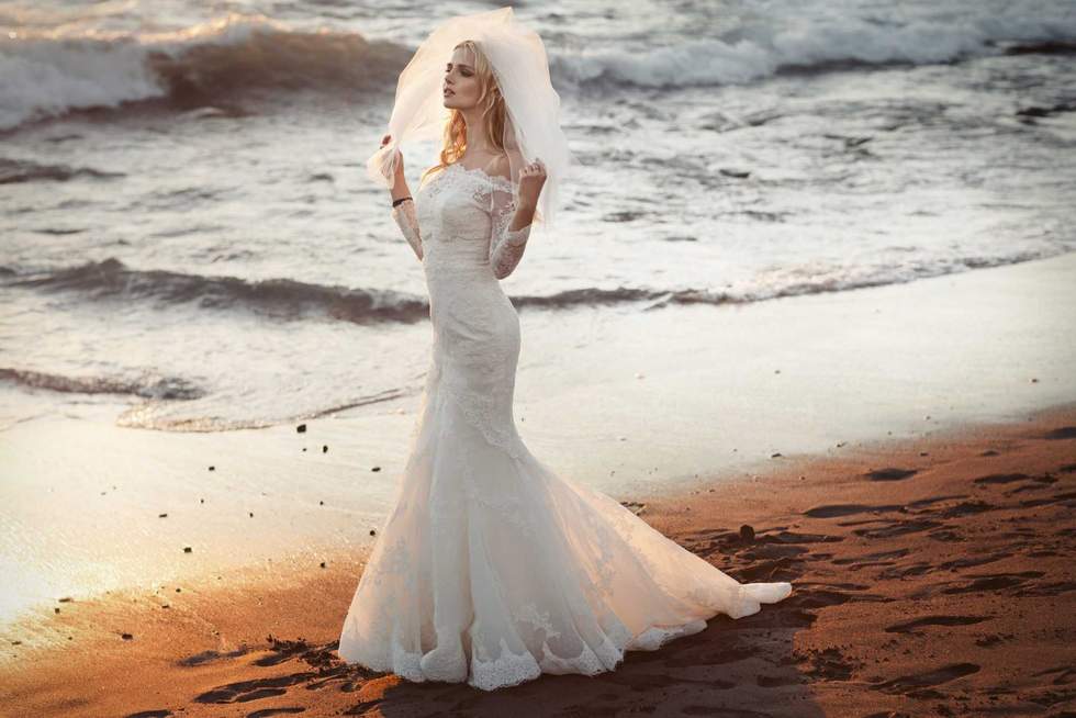 Lonely young bride looking for her husband