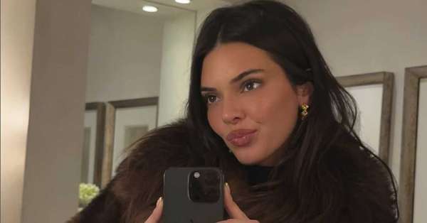 pictured above is Kendall in a selfie